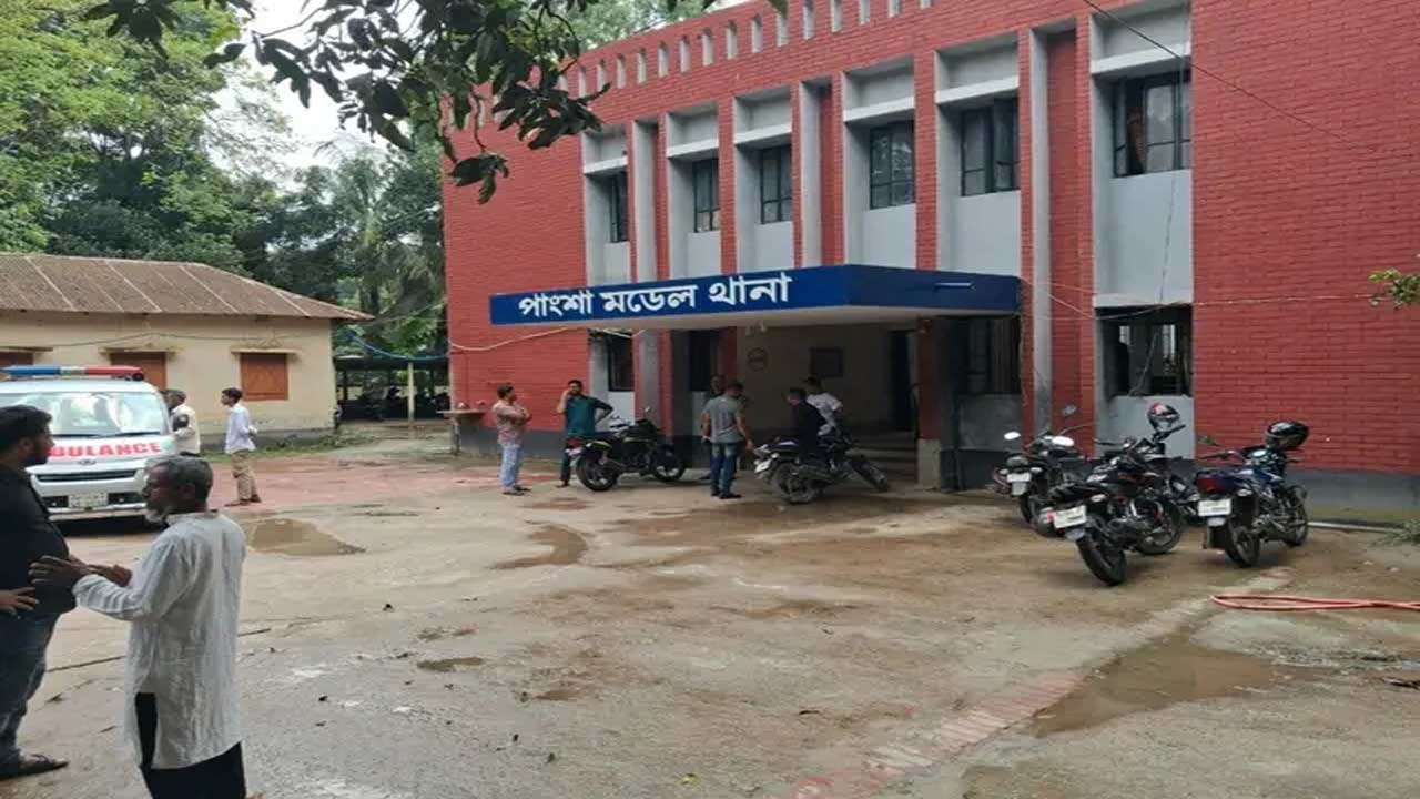 মাকে হত্যার অভিযোগে মাদকাসক্ত ছেলে আটক, স্বামী পলাতক