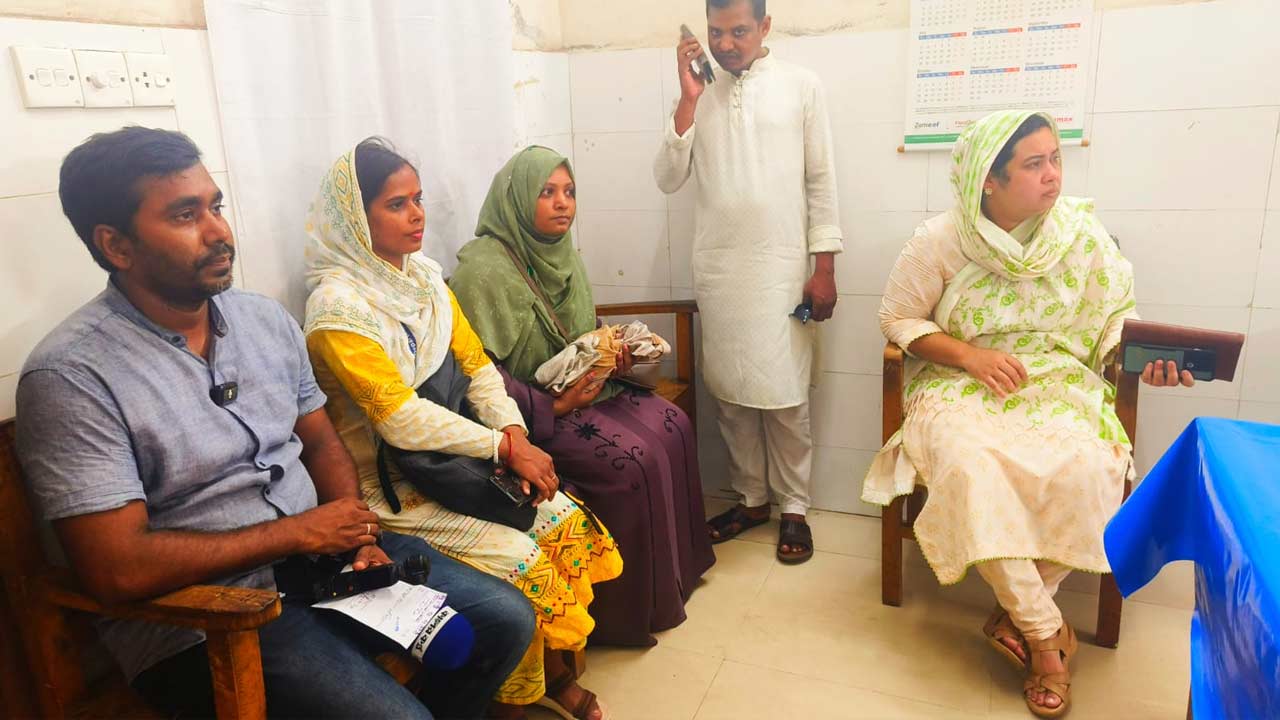 দুই ঘণ্টা পড়ে ছিল নবজাতক, খবর পেয়ে ছুটলেন ইউএনও, তবু বাঁচানো গেল না