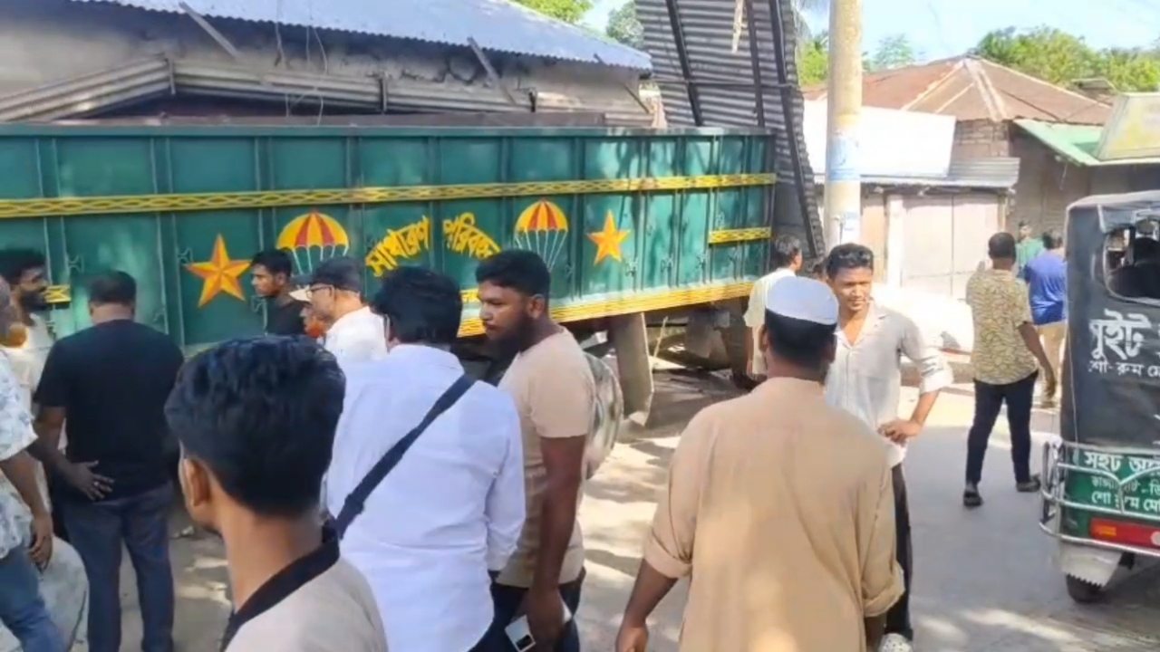 লালমনিরহাটে ট্রাকের চাপায় অটোরিকশার ২ যাত্রী নিহত, আহত ৩