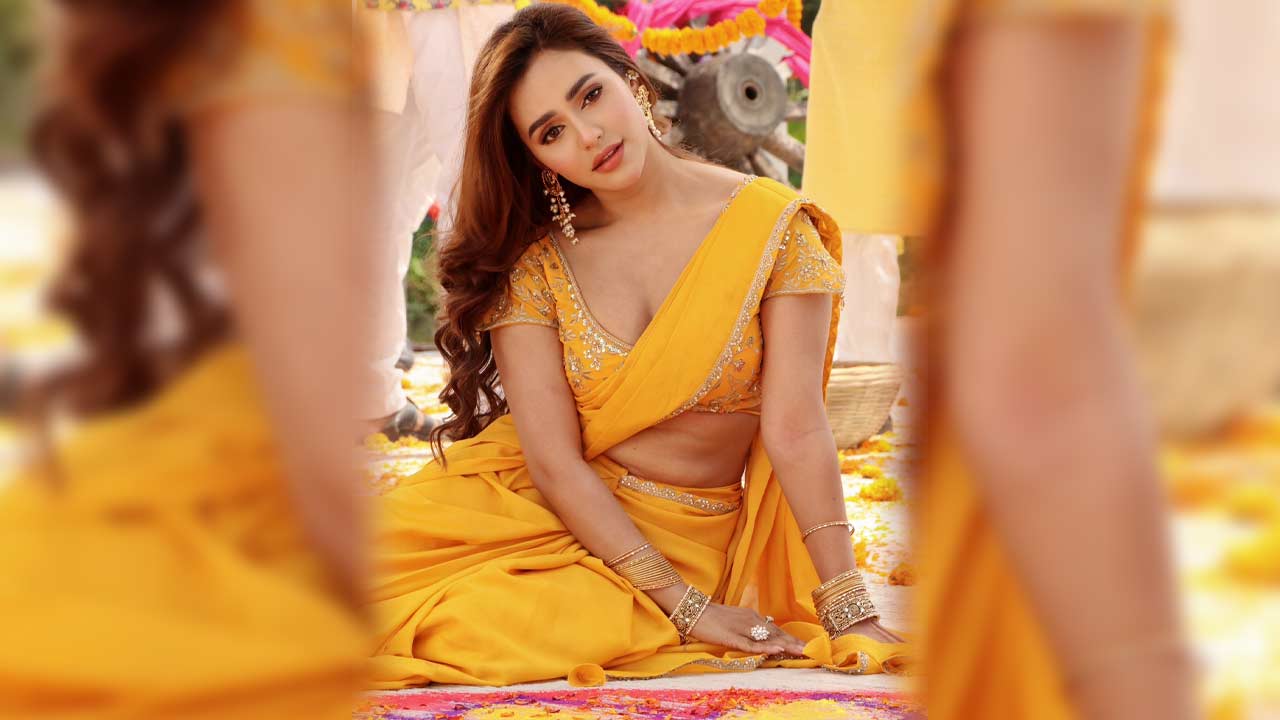 তারকাদের আদালতে টেনে নেওয়ার ঘটনায় নুসরাত ফারিয়ার ক্ষোভ
