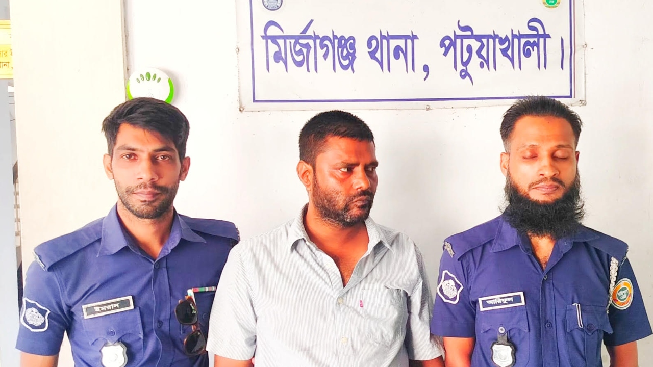 পটুয়াখালীতে আইনজীবী দম্পতিকে কুপিয়ে জখম, মাদক মামলার মূল আসামি গ্রেপ্তার