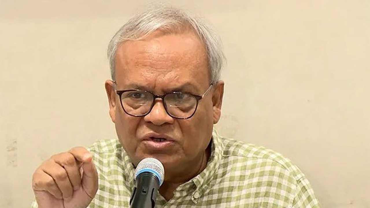 ধ্বংসস্তূপের ওপর দাঁড়িয়ে দেশ পুনর্গঠন করছে সরকার: রিজভী