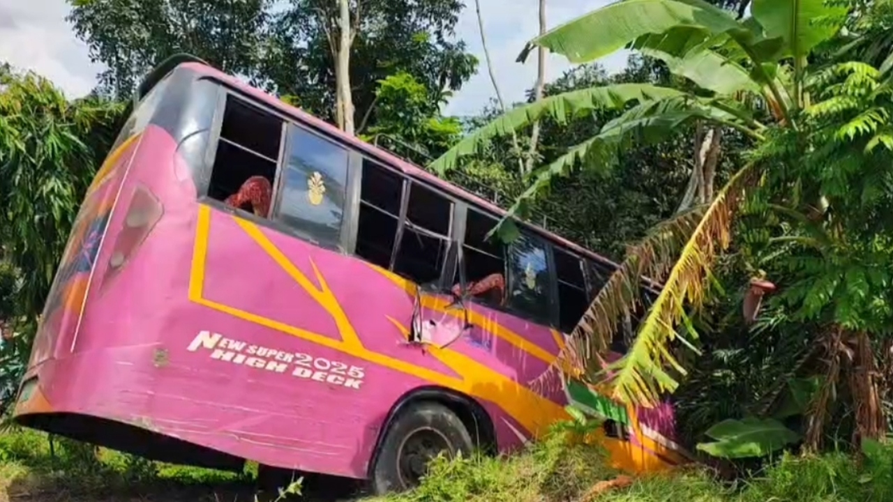 গোপালগঞ্জে বাস-ট্রাক সংঘর্ষে নারীসহ নিহত ৩