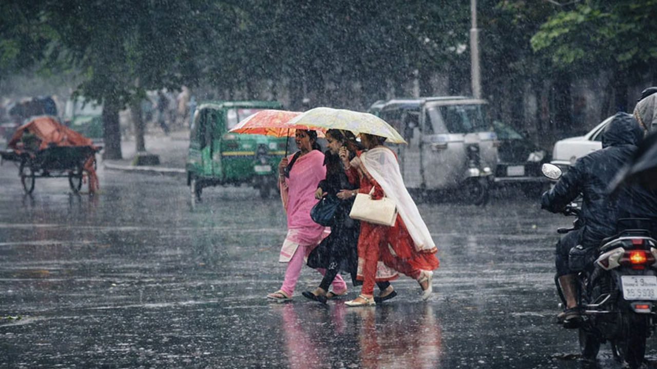 দেশের ৭ অঞ্চলে ঝোড়ো হাওয়াসহ বজ্রবৃষ্টির আভাস