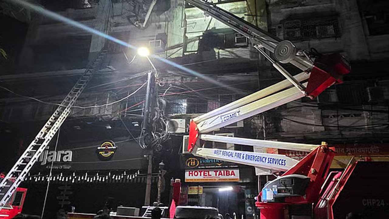 কলকাতার হোটেলে ভয়াবহ আগুন: বেঁচে ফেরার রোমহর্ষক বর্ণনা দিলেন এক বাংলাদেশি