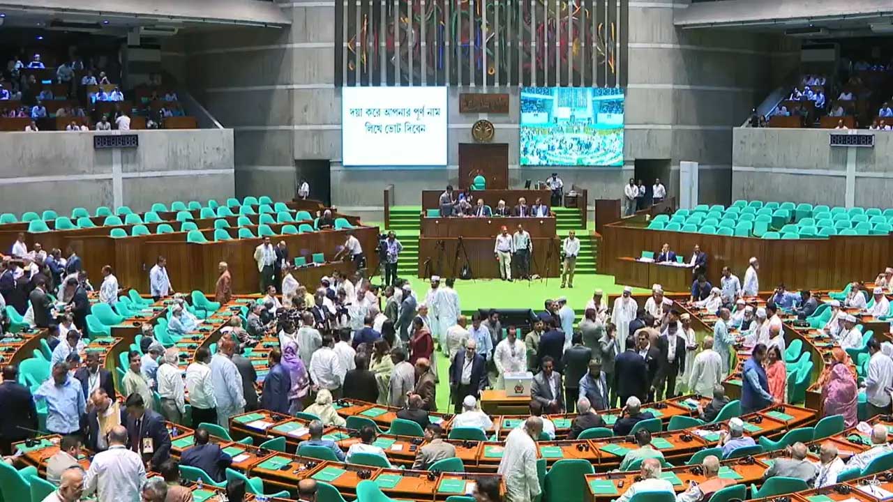 রাষ্ট্রপতি নির্বাচনে ভোট দেননি যে ৬ সংসদ সদস্য