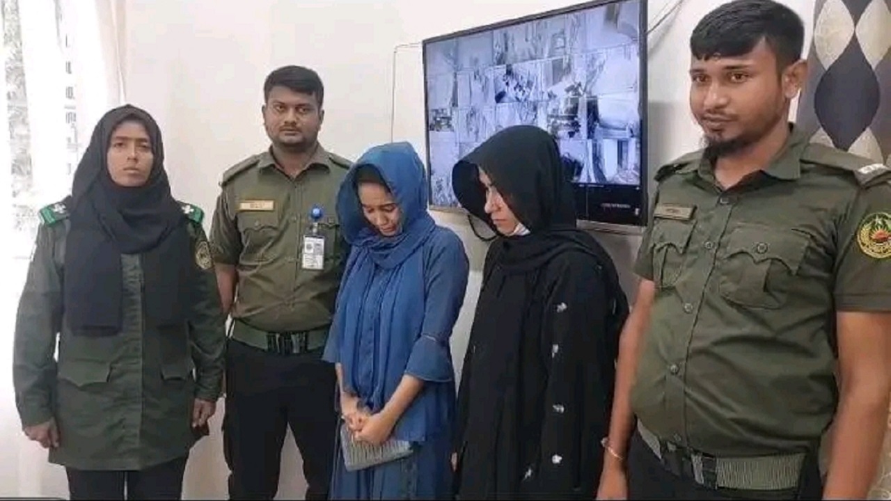 ঝালকাঠিতে অন্যের নামে পাসপোর্ট করতে গিয়ে আটক ২ নারী