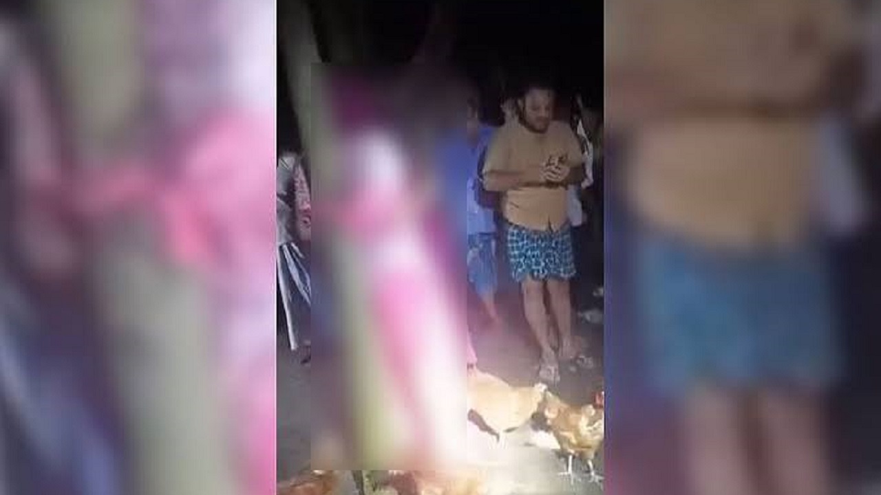 মুরগি চুরির অপবাদে প্রবাসীর স্ত্রীকে গাছে বেঁধে নির্যাতন, গ্রেপ্তার ১