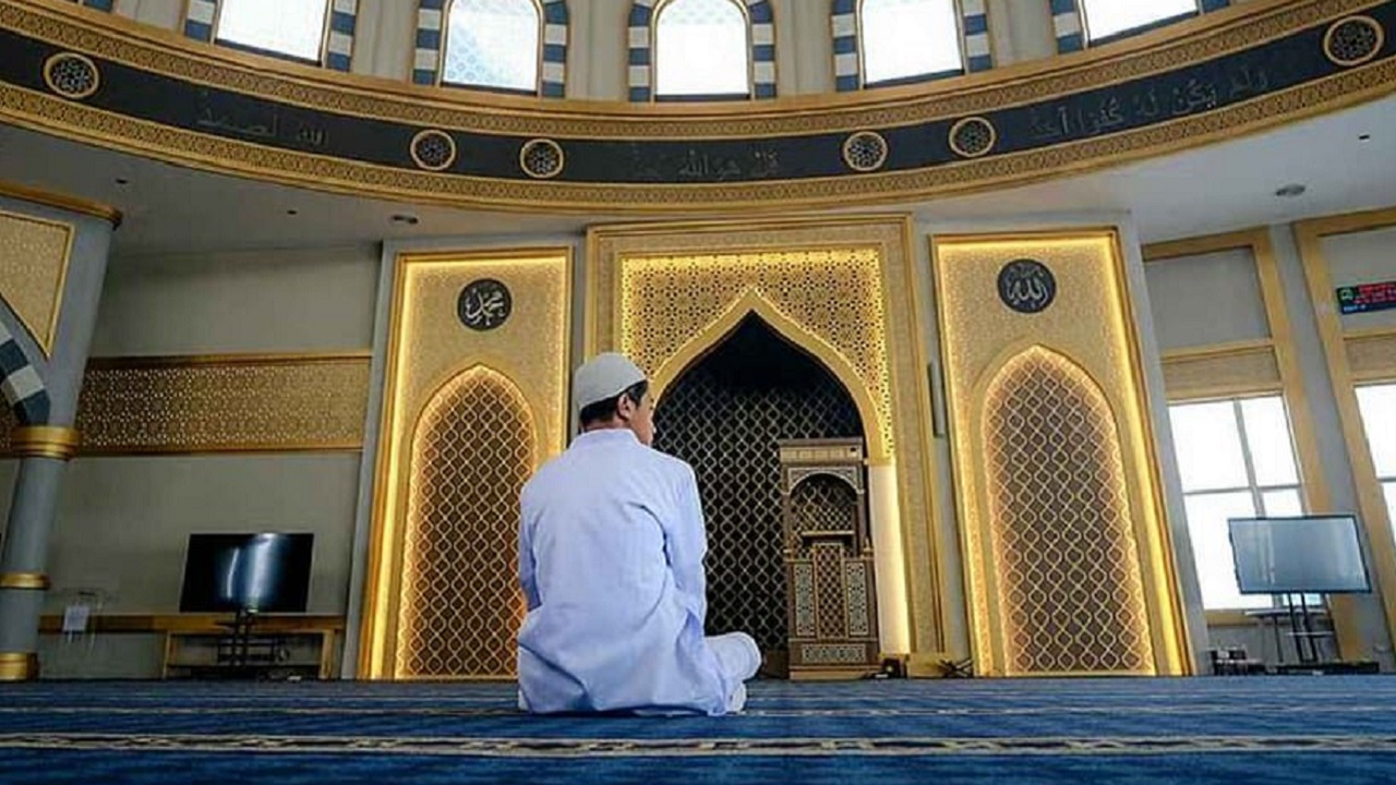 জুমার দিন আগে মসজিদে গেলে মিলবে যে সওয়াব