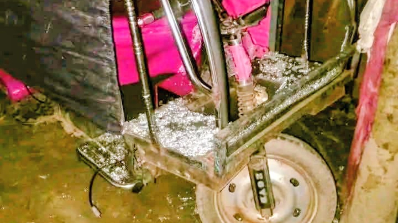 শ্রীপুরে প্রতিবন্ধী শিশুকে মারধরের ঘটনায় সংঘর্ষ, আহত ৫, ভাঙচুর-লুটপাট, আটক ৪