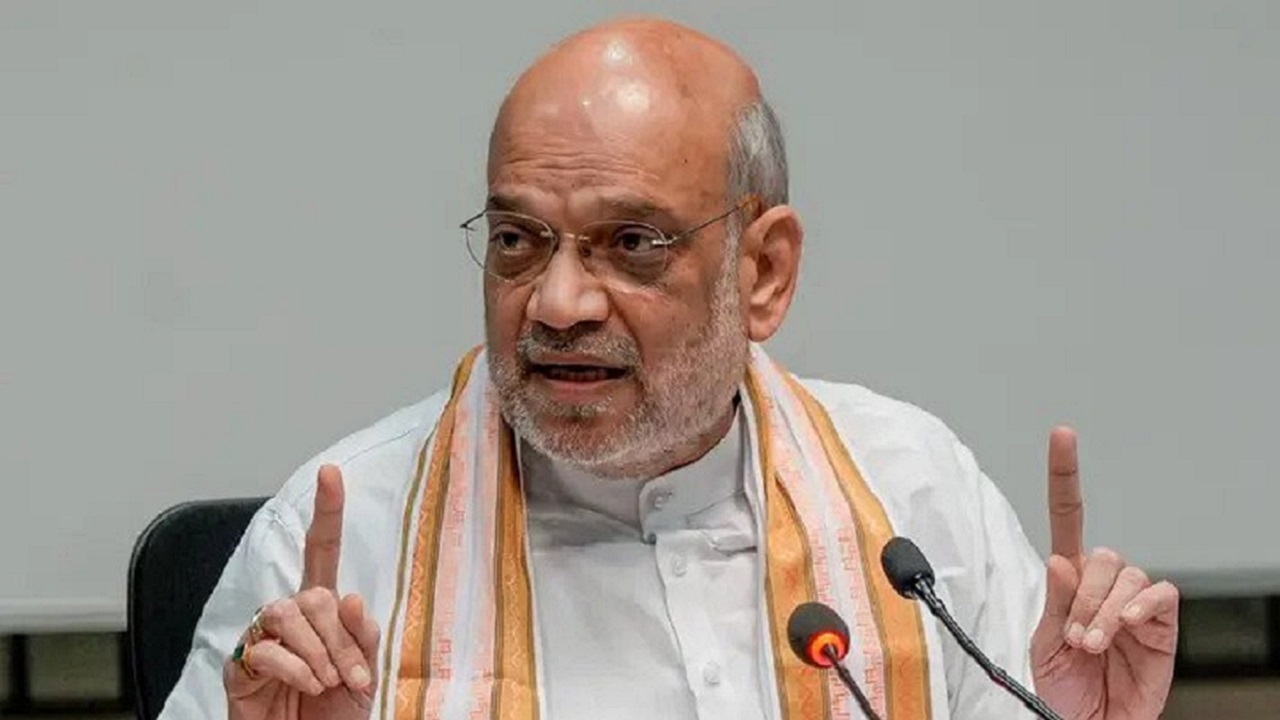 বাংলাদেশি শরণার্থীদের নাগরিকত্ব দেবেন অমিত শাহ
