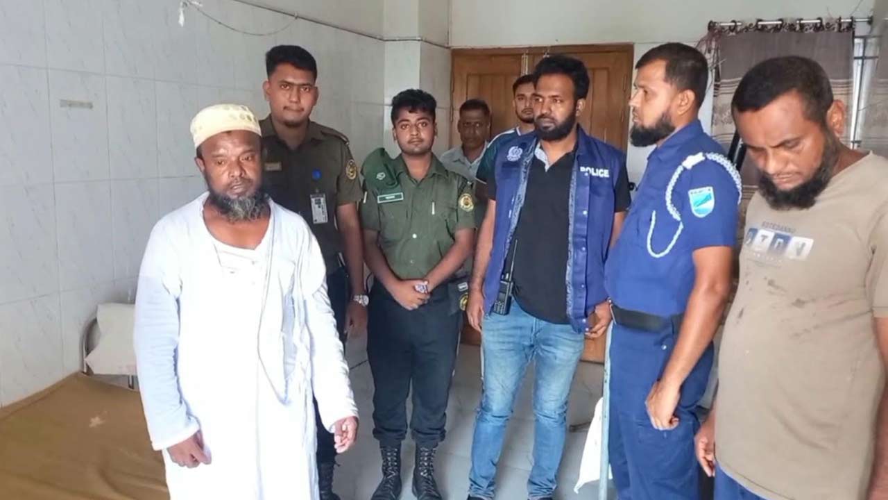 মাদারীপুরে হাসপাতালের ভেতর যুবককে কুপিয়ে জখম, অভিযুক্ত আটক
