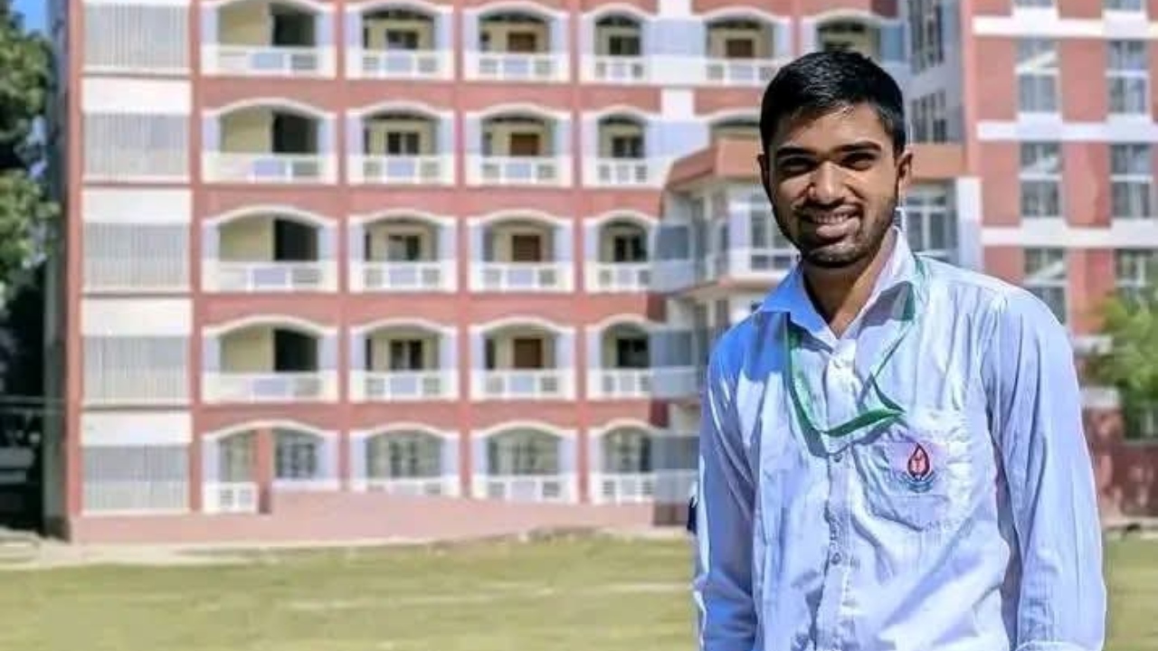 শেরপুরে সাপের কামড়ে কলেজছাত্রের মৃত্যু, চিকিৎসায় গাফিলতির অভিযোগ