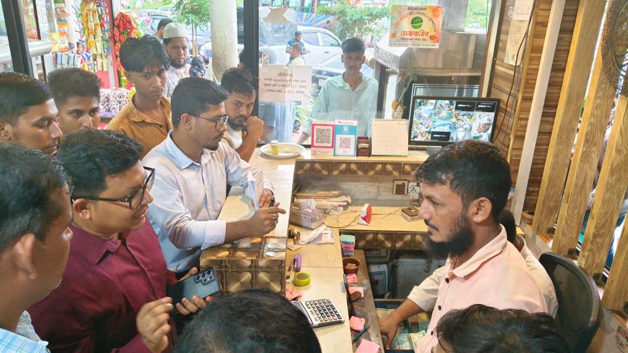 আনোয়ারায় ভোজনবাড়ি রেস্টুরেন্টকে ৫০ হাজার টাকা জরিমানা