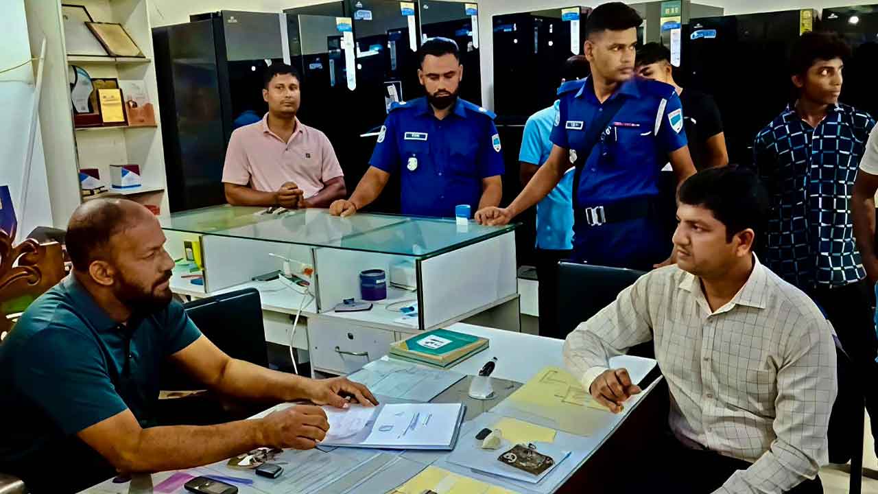 মাগুরায় আইসক্রিম কারখানায় জরিমানা