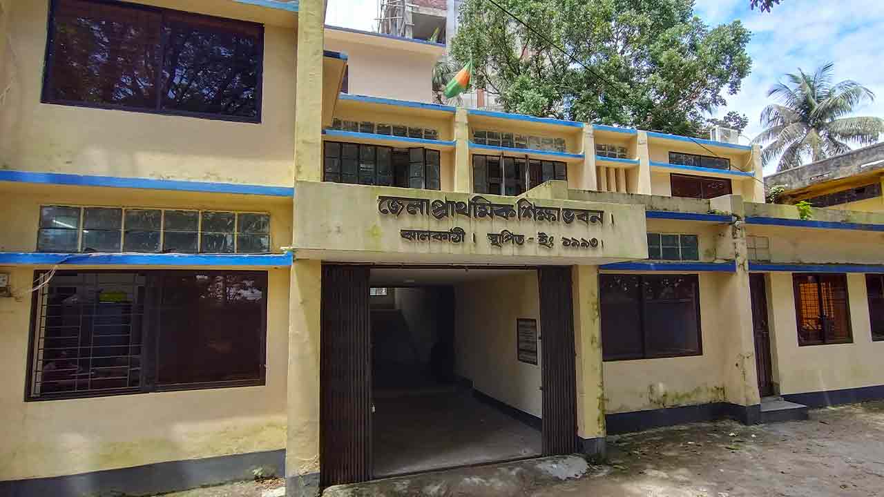 ঝালকাঠির ১২৫ সরকারি প্রাথমিক বিদ্যালয়ে নেই প্রধান শিক্ষক