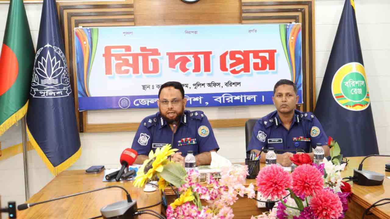 আগৈলঝাড়া থানায় হামলা: ৬০ জন শনাক্ত, গ্রেপ্তার ৩২
