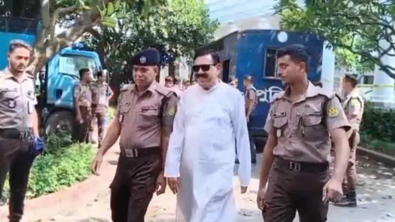 জুলাই হত্যাযজ্ঞ: সাবেক এমপি-মন্ত্রীসহ ১০ আসামি ট্রাইব্যুনালে