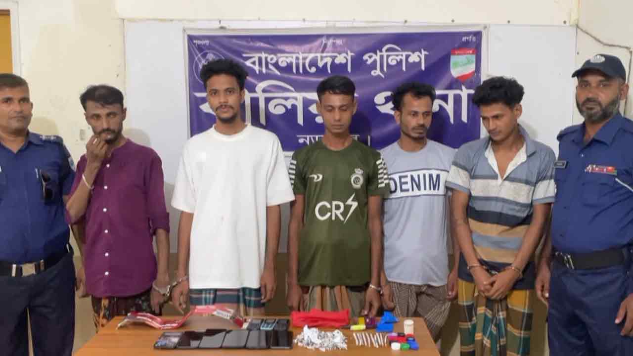 চাঁদপুরের ইলিশ বিক্রির নামে ফেসবুকে প্রতারণার দায়ে গ্রেপ্তার ৫