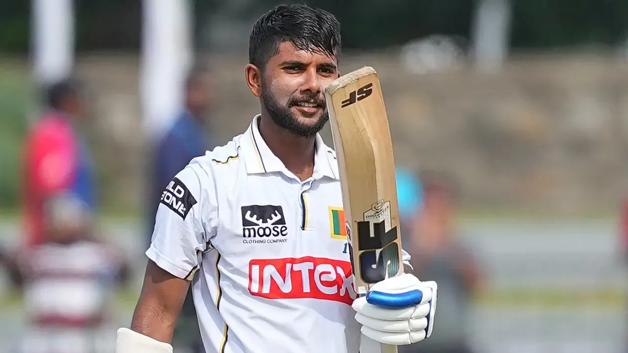 দিনুশার সেঞ্চুরিতে কলম্বো টেস্ট বাঁচাল শ্রীলঙ্কা