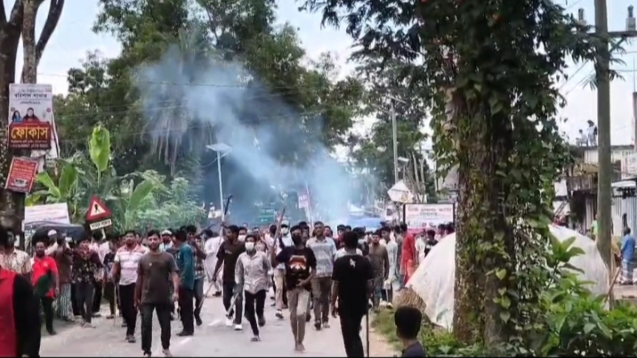 দুমকিতে যুবদলের আনন্দ মিছিলে হামলা-সংঘর্ষ, আহত ৫