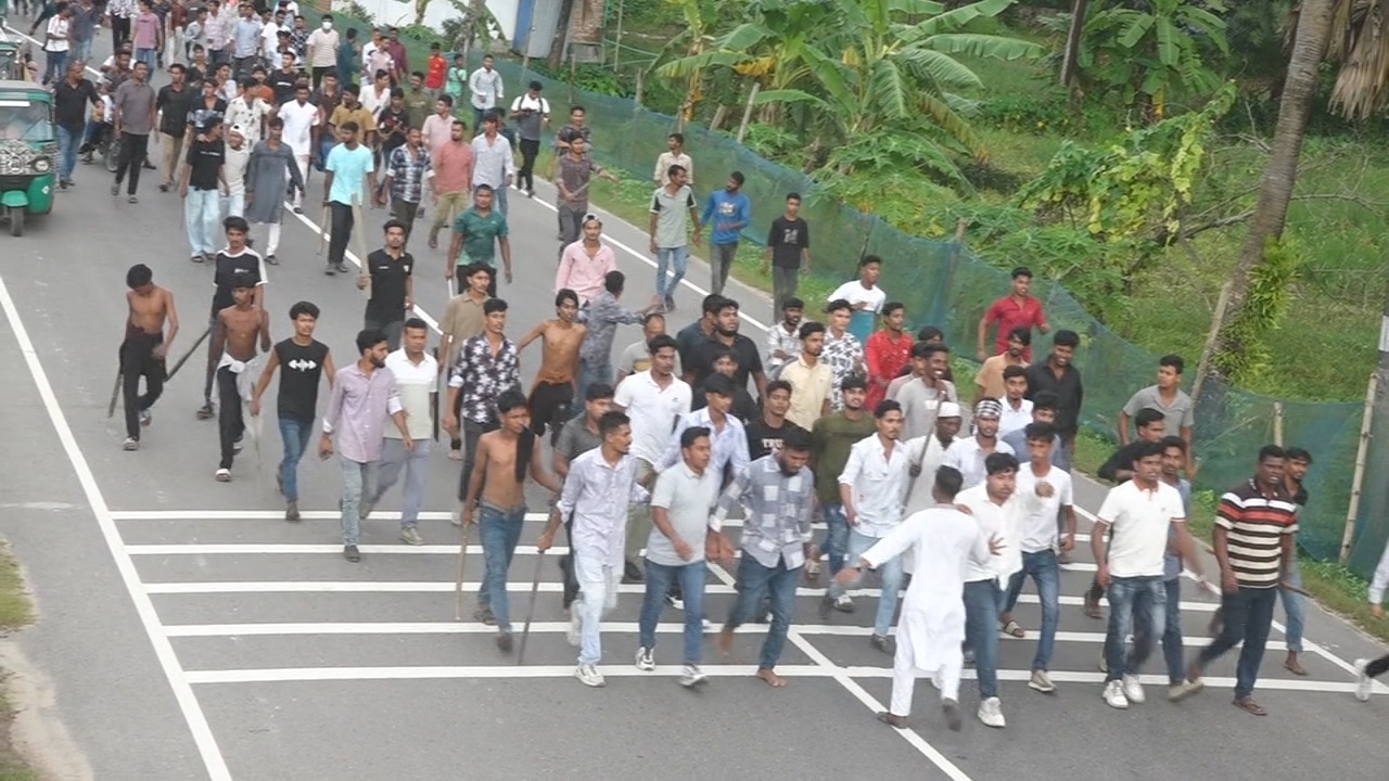 সংঘর্ষে রণক্ষেত্র নোয়াখালী, জেলা ছাত্রদল নেতাসহ আহত ১০