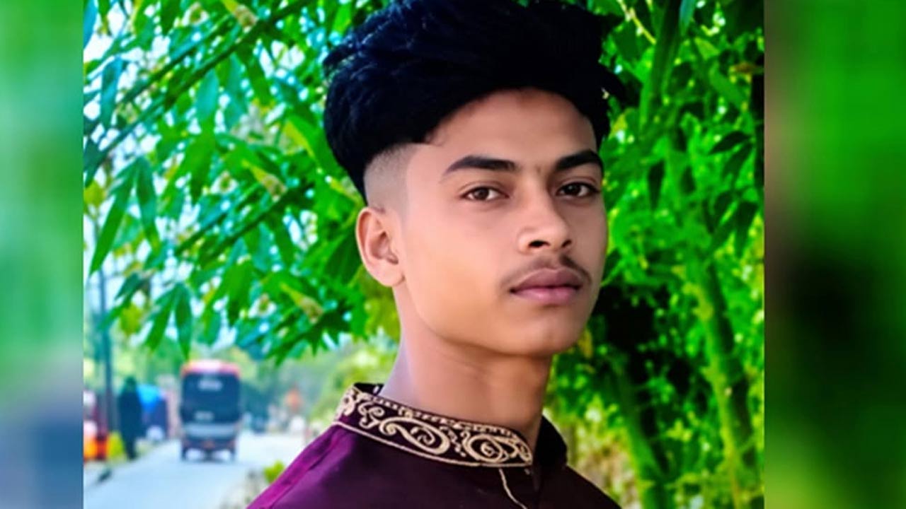 সেই টাকায় আইফোন কেনা বাবাকে আটক