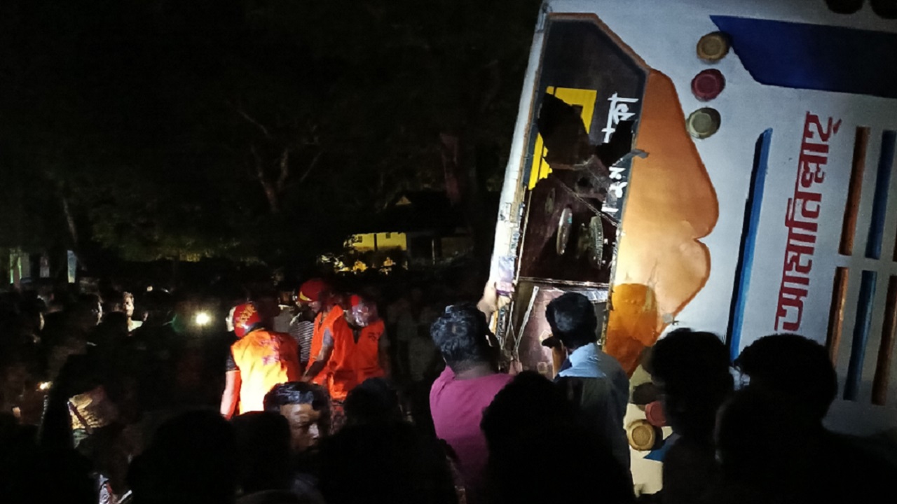 জামালপুরে বাস ও অটোরিকশার সংঘর্ষে নিহত ৪