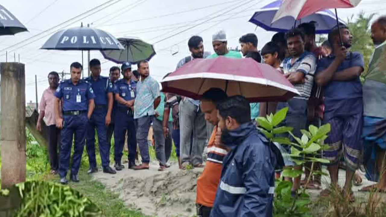 সাতক্ষীরায় বিল থেকে গৃহবধূর মরদেহ উদ্ধার