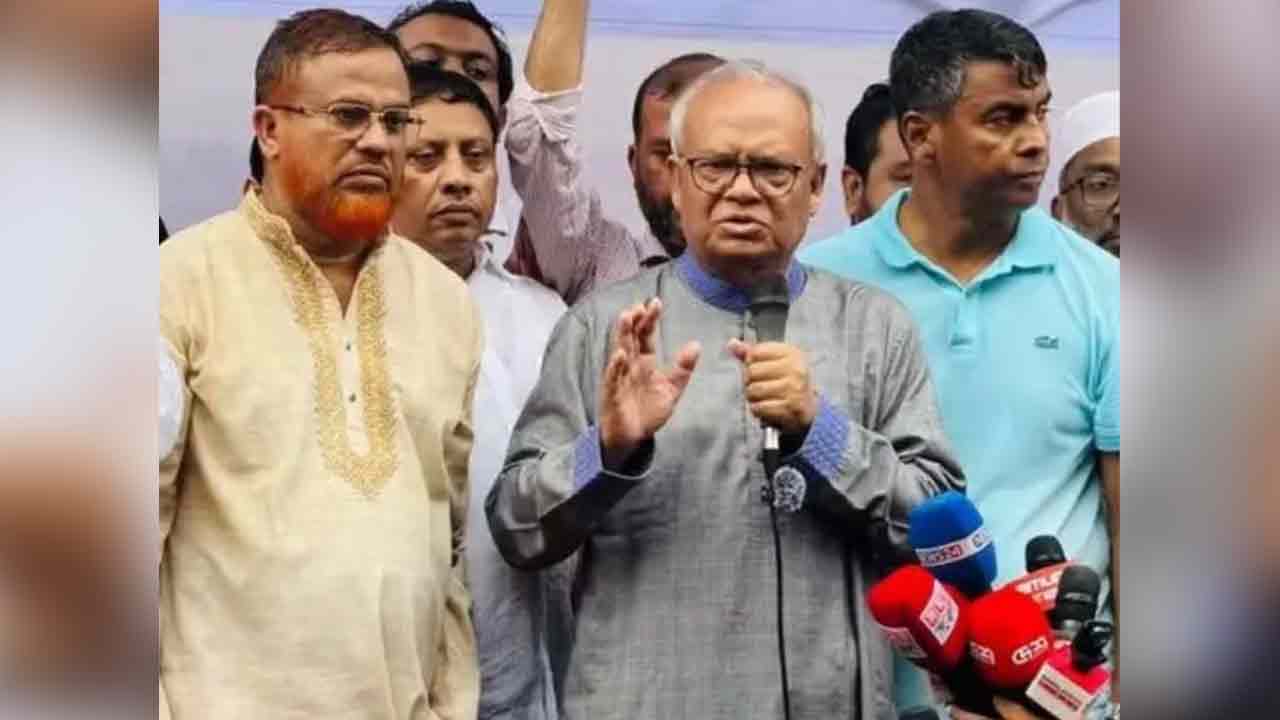 প্রধানমন্ত্রীর হাত ধরেই আবারও ঘুরে দাঁড়াবে বাংলাদেশ: রুহুল কবির রিজভী