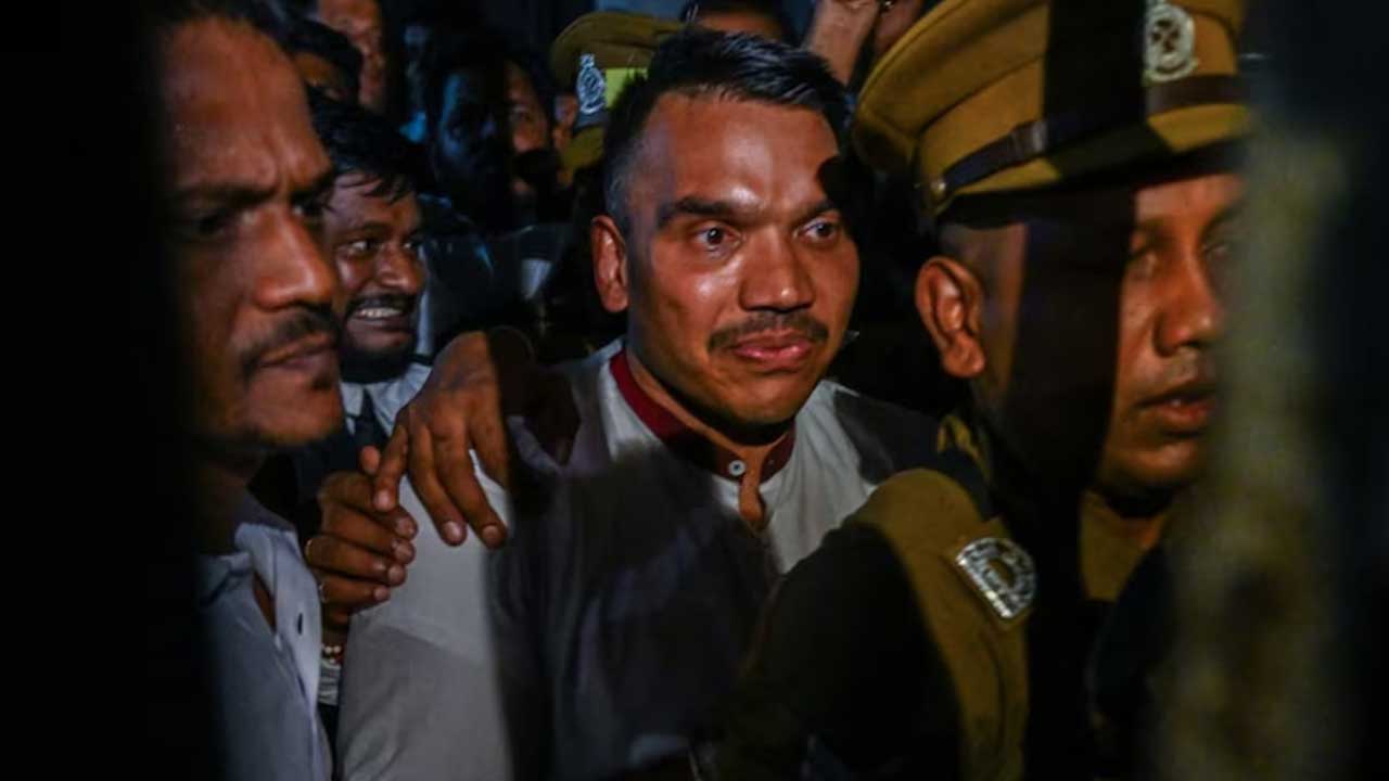 ঘুষ নেওয়ার অভিযোগে শ্রীলঙ্কার সাবেক প্রেসিডেন্টের ছেলে গ্রেপ্তার