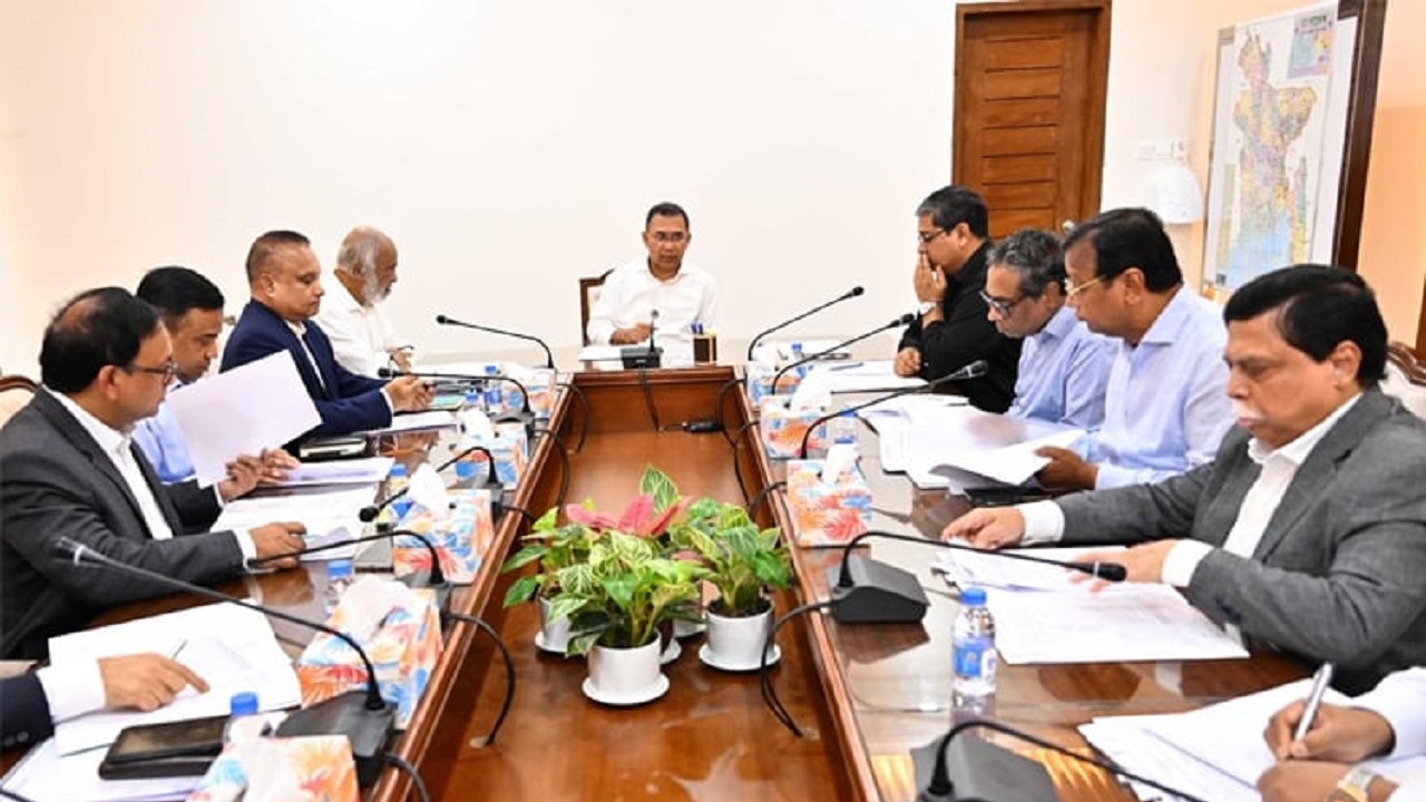 ডেঙ্গু নিয়ন্ত্রণে পরিচ্ছন্নতা কার্যক্রম জোরদারের নির্দেশ প্রধানমন্ত্রীর
