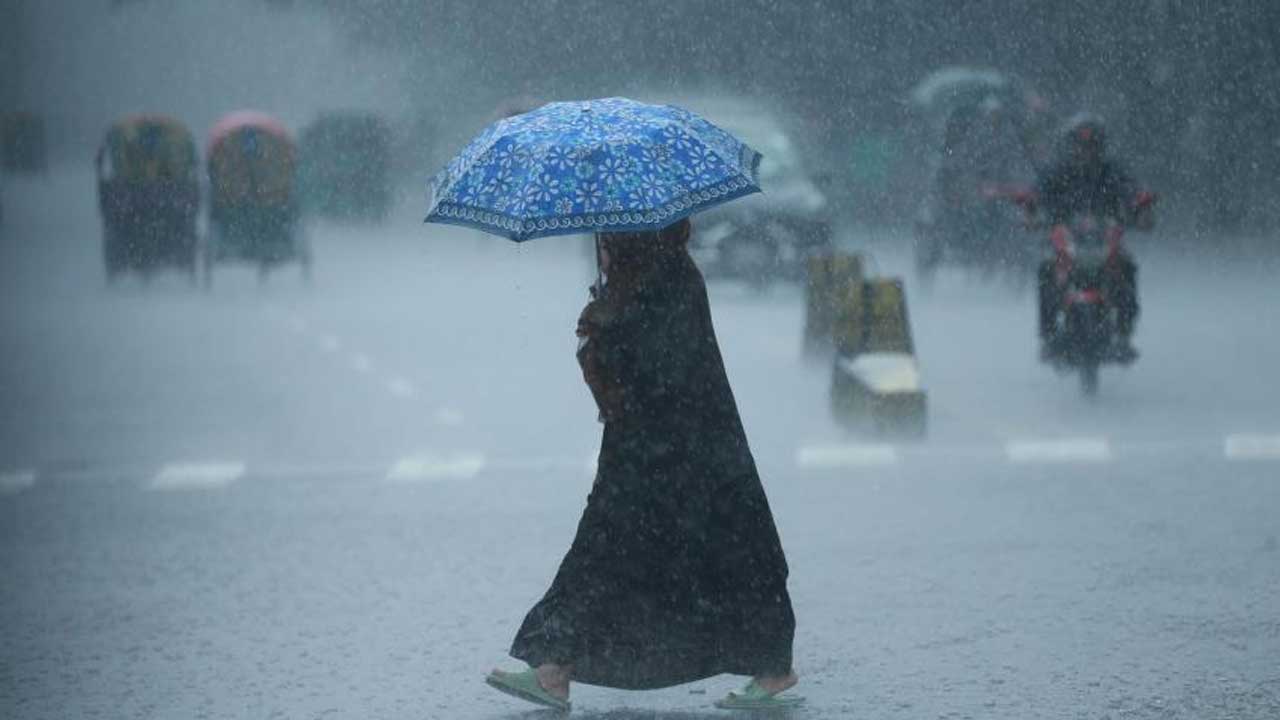 আবহাওয়ার পূর্বাভাসে যা জানাল অধিদপ্তর
