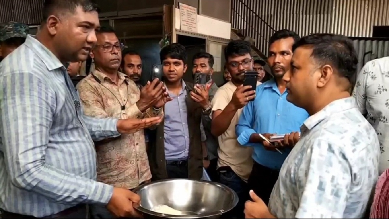অস্বাস্থ্যকর মিষ্টির কারখানা, ৭০ হাজার টাকা জরিমানা&nbsp;