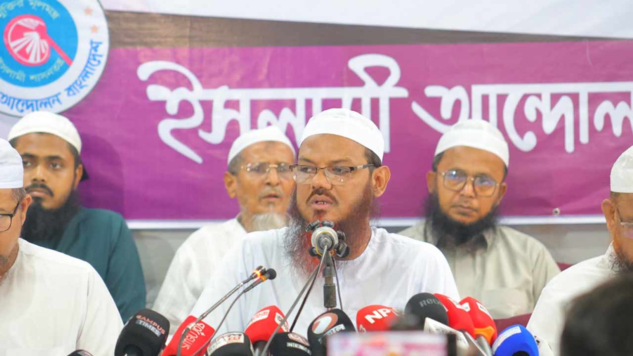 নারী সাংবাদিকদের বাধা দিচ্ছি না, শরিয়াহ পালনের আহ্বান করছি: ফয়জুল করীম