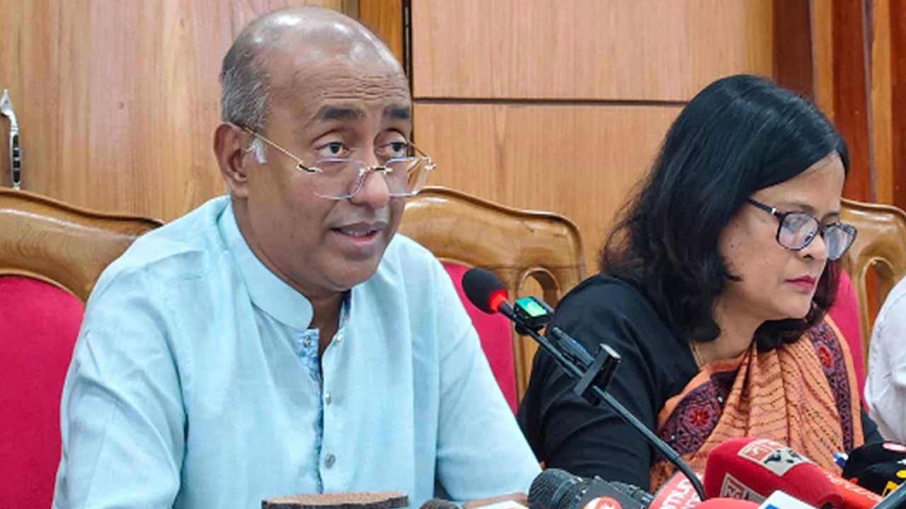 সন্ত্রাস দমনে ক্রসফায়ারের পথে যাবে না সরকার: আইনমন্ত্রী