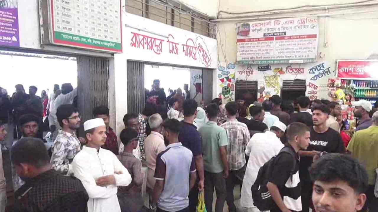 ফোন না ধরায় রেলকর্মীকে মারধরের অভিযোগ যুবদল নেতার বিরুদ্ধে