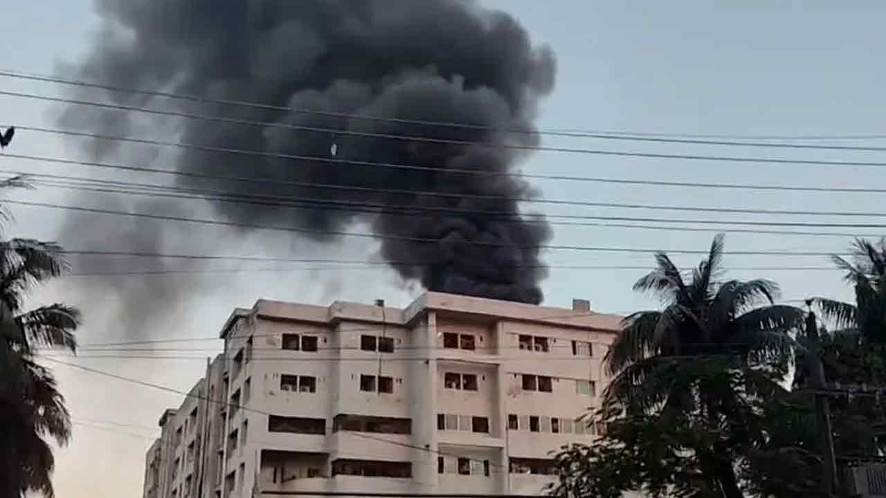 ময়মনসিংহ মেডিকেলে আগুন: কারণ অনুসন্ধানে জেলা প্রশাসনের তদন্ত কমিটি