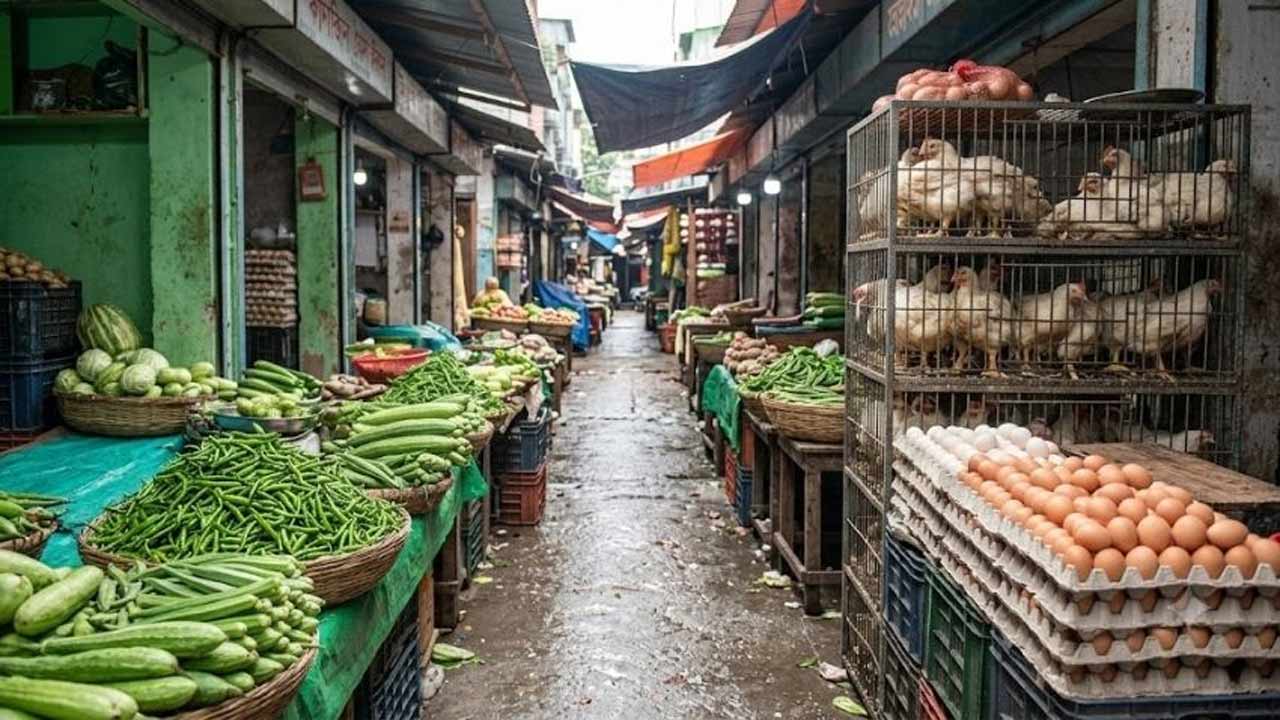 রাজধানীর বাজারে আটা-ময়দার দাম বাড়তি, চড়া মুরগি-ডিম-মাছ
