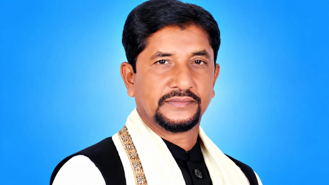 নেছারাবাদে সন্ত্রাসবিরোধী মামলায় সাবেক ইউপি চেয়ারম্যান গ্রেপ্তার