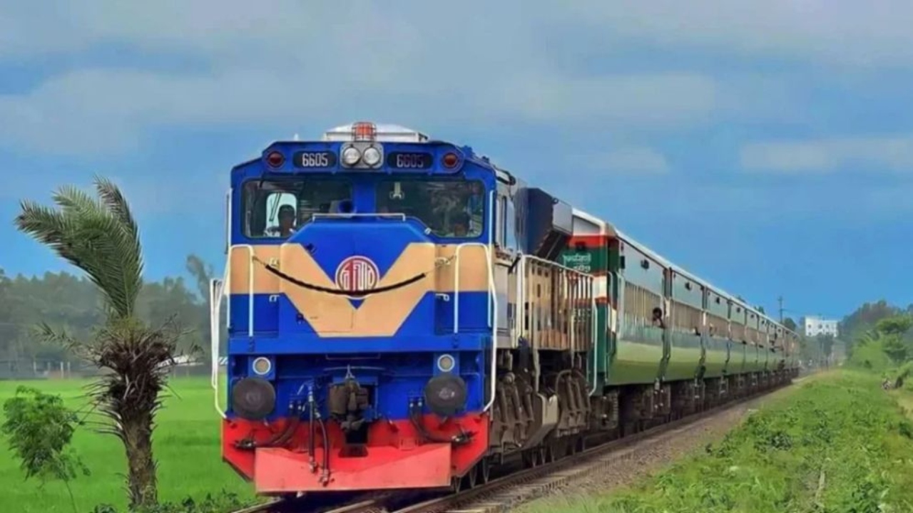 পশ্চিমাঞ্চলের চার ট্রেনের বাণিজ্যিক কার্যক্রম বেসরকারি ব্যবস্থাপনায় দেওয়ার উদ্যোগ