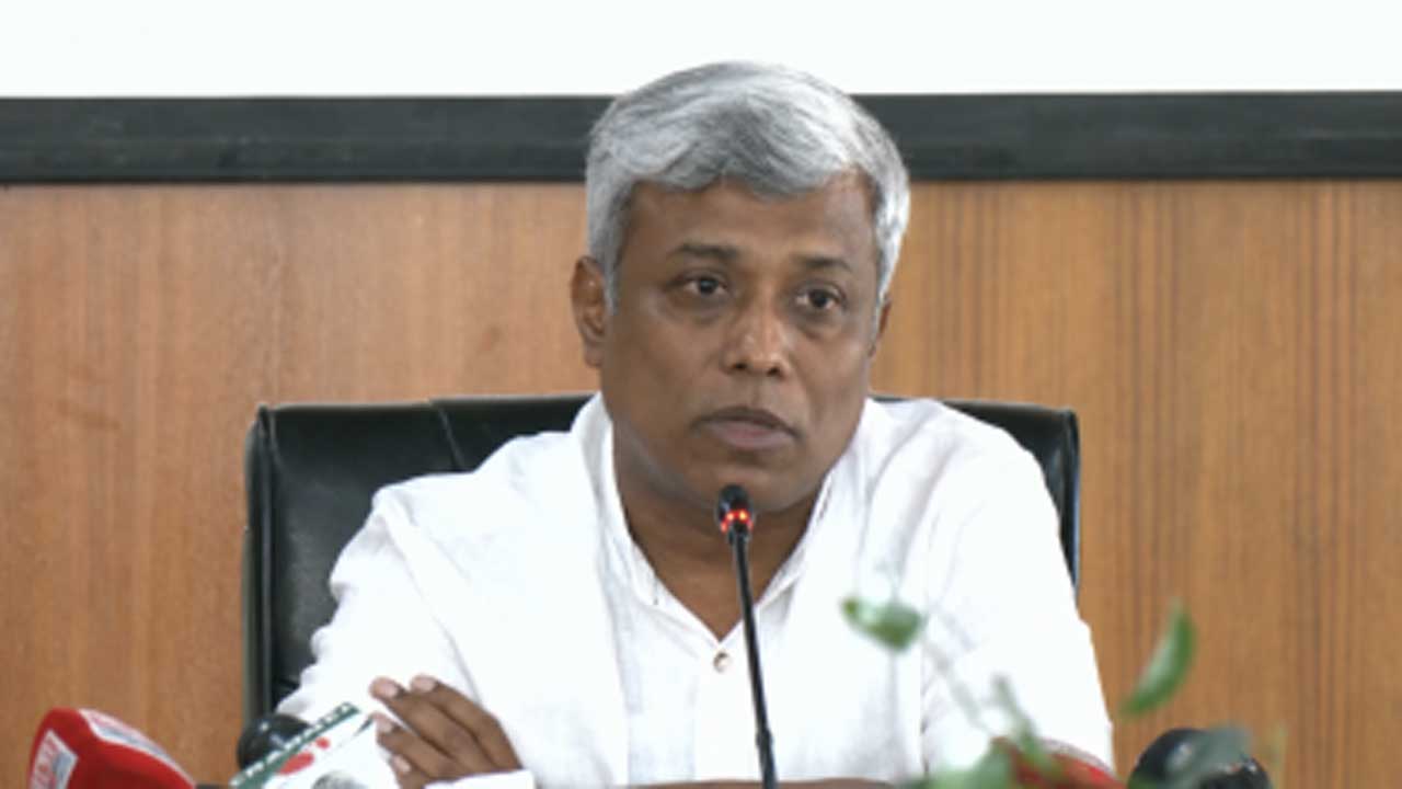 বাধ্য হয়েই জ্বালানি তেলের মূল্য সমন্বয় করতে হয়েছে: প্রতিমন্ত্রী