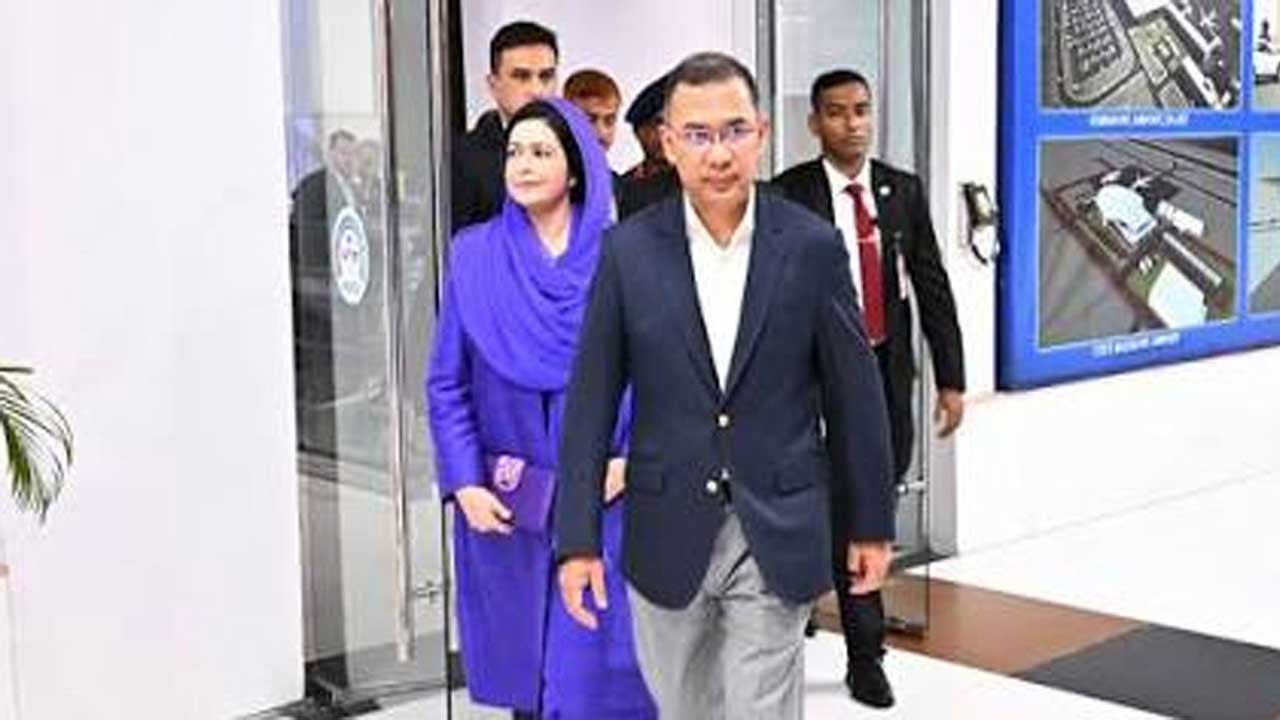 ইস্তাম্বুলে যাত্রাবিরতিতে প্রধানমন্ত্রী তারেক রহমান