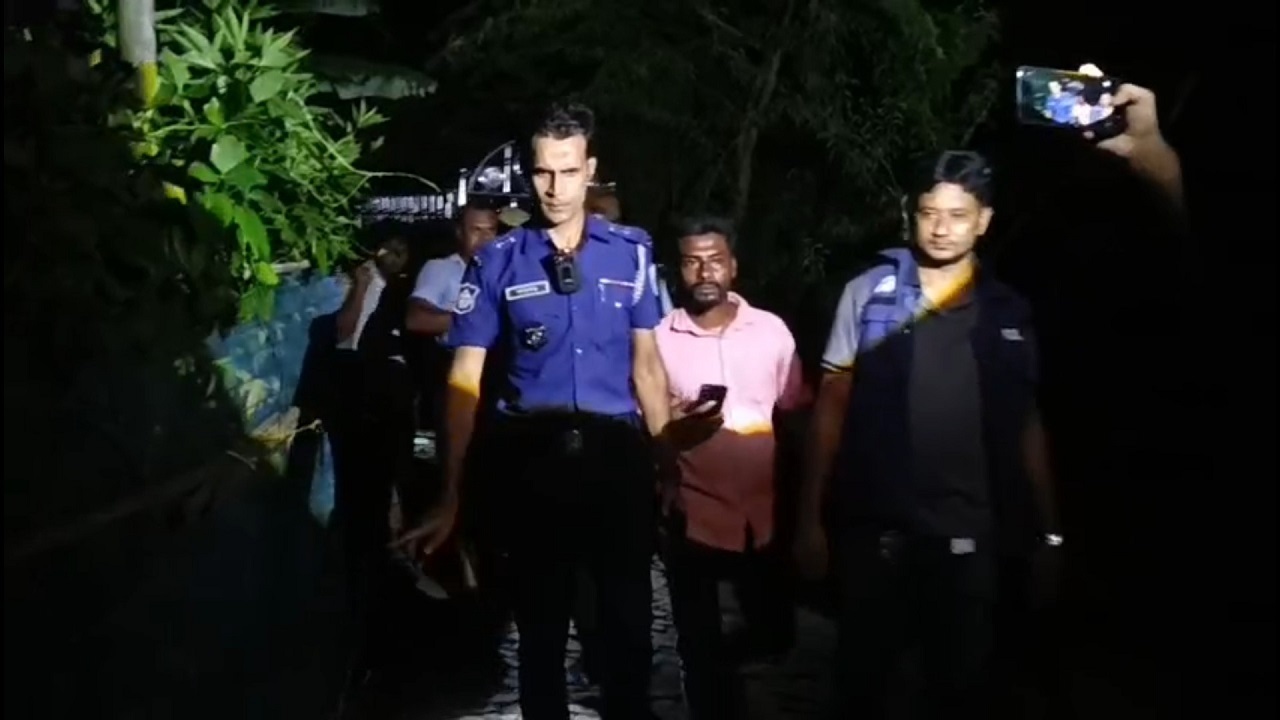 গভীর রাতে নজরুলপত্নী মরিয়মের দাফন