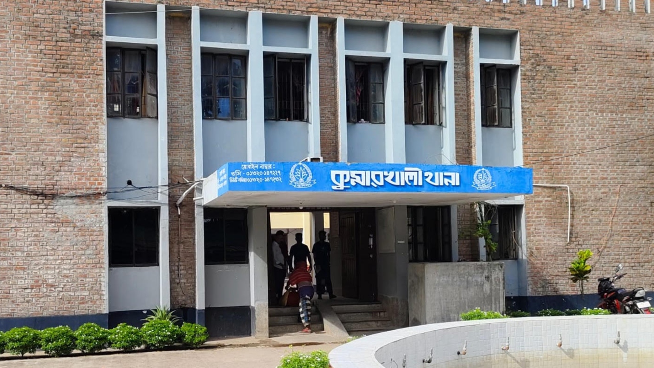 কুষ্টিয়ায় ভাত খাওয়ার কথা বলে স্কুলছাত্রীকে ধর্ষণের অভিযোগ, চাচাতো ভাই গ্রেপ্তার