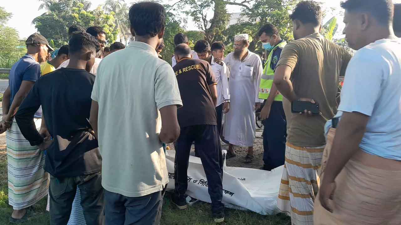 পাবনায় বাসচাপায় মোটরসাইকেল আরোহী নিহত