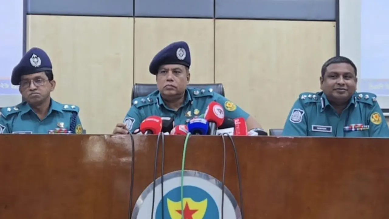 ককটেল বিস্ফোরণের ঘটনায় নাসীরুদ্দীনকে জিজ্ঞাসাবাদ করা উচিত: ডিএমপি