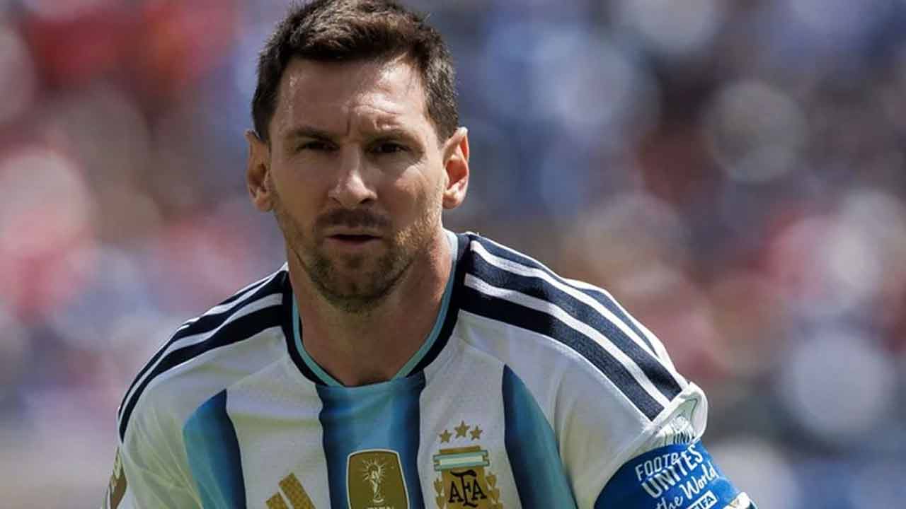 মেসির শেষ ম্যাচের টিকিট দুই ঘণ্টায় শেষ