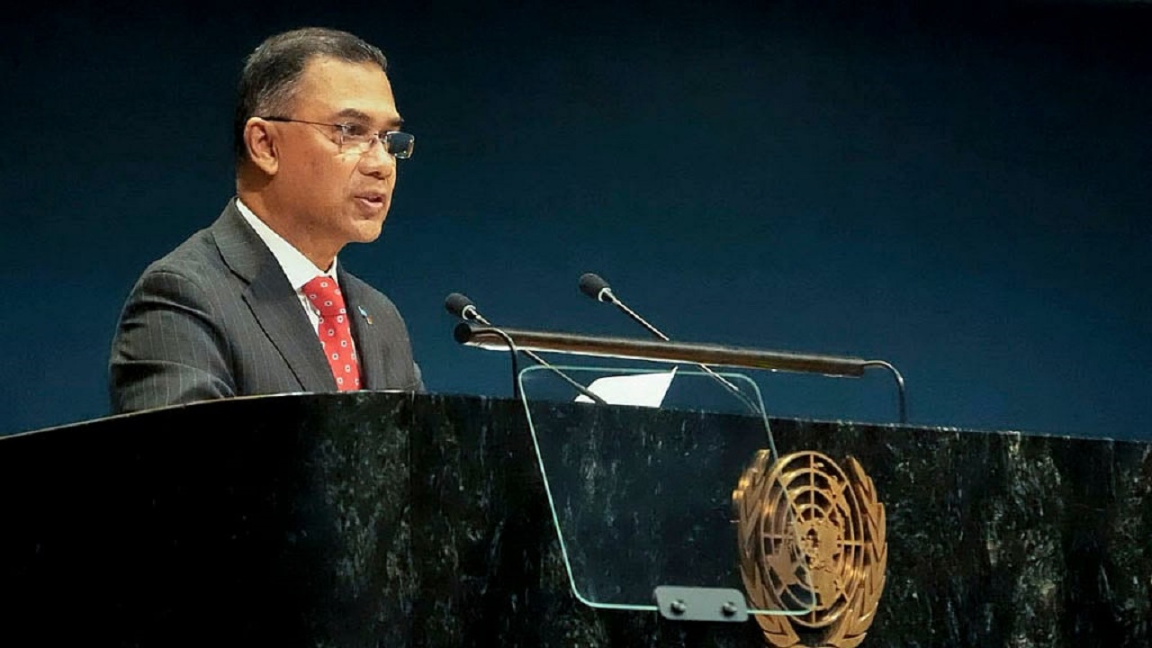 দেশের পথে প্রধানমন্ত্রী তারেক রহমান