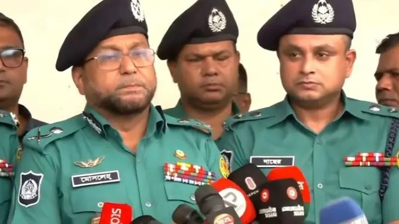 টিকাদানকেন্দ্র ভাঙচুরে এমপি ও পুলিশ জড়িত থাকলে ব্যবস্থা : ডিএমপি কমিশনার